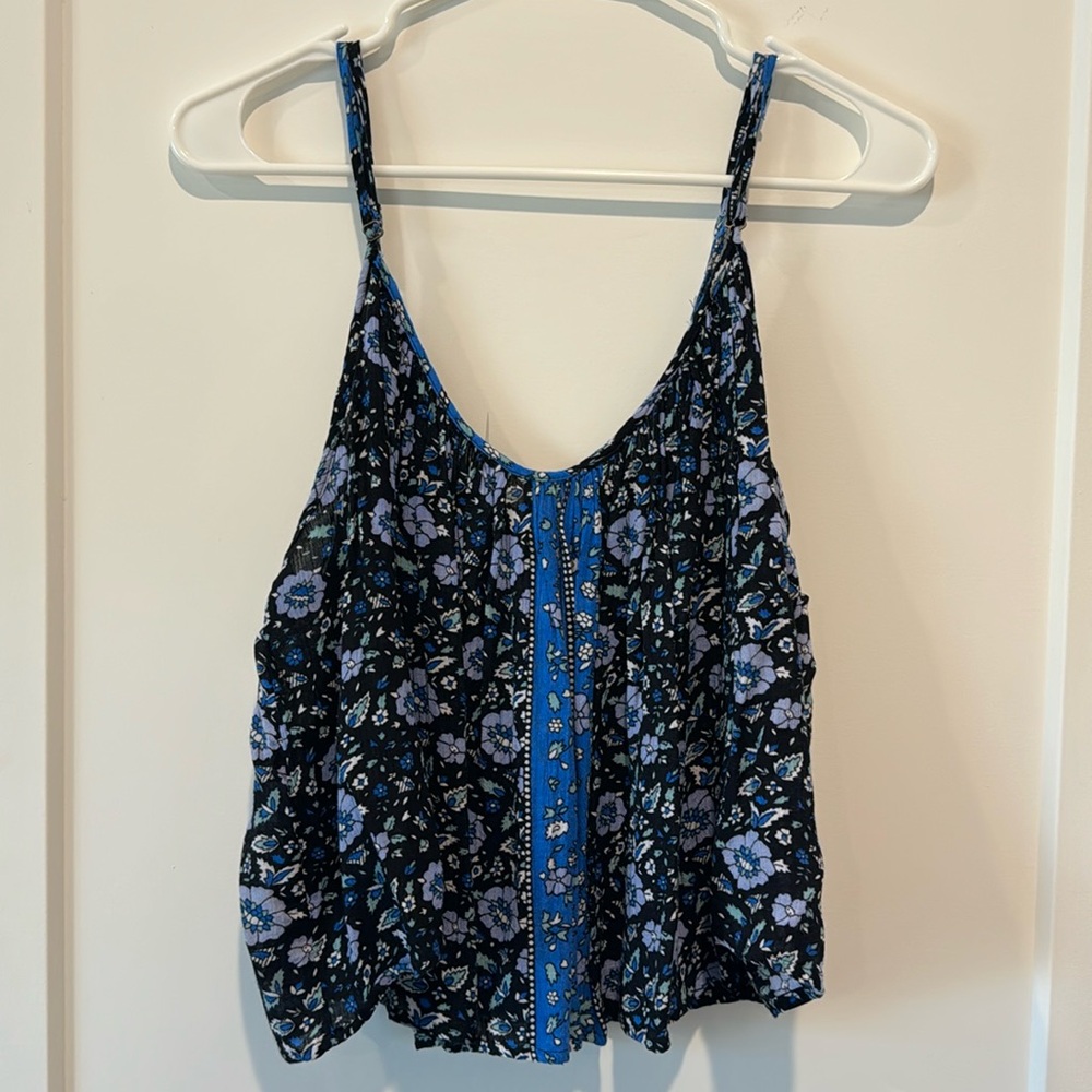 Forever 21 Blue Floral Print Cropped Tank